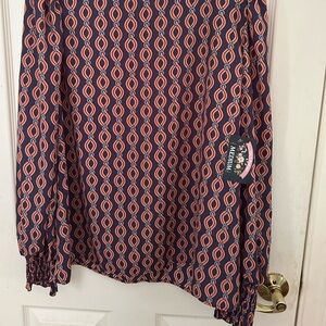 Women’s medium blouse